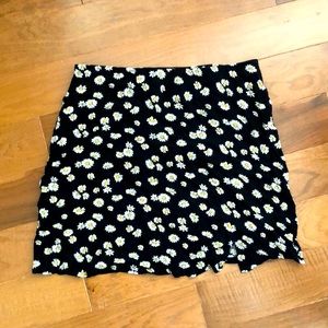 Hollister black mini skirt size large